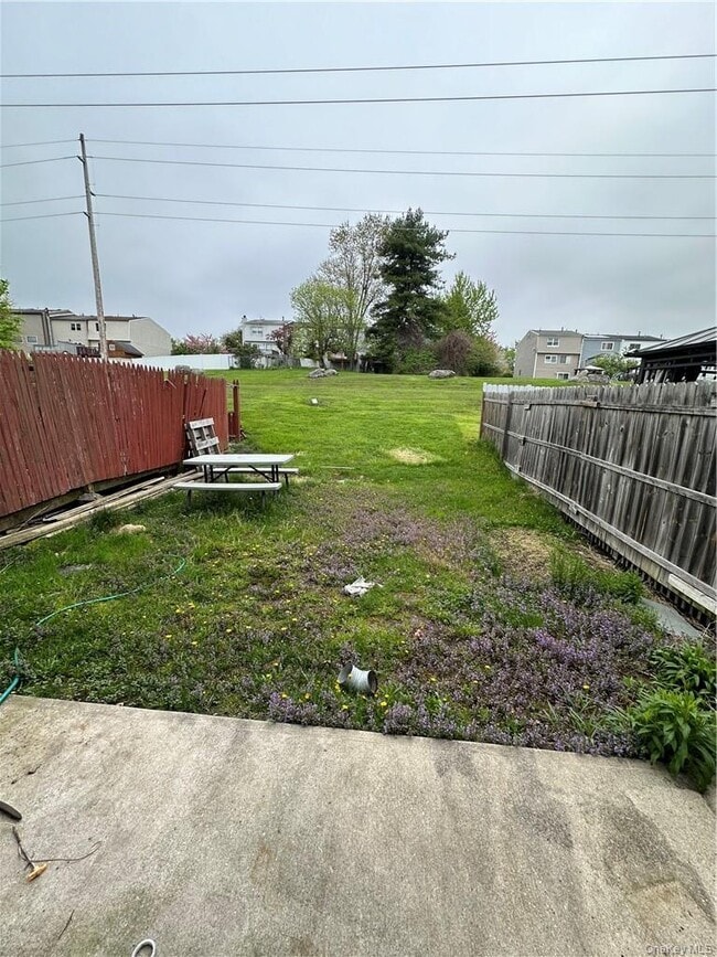 Building Photo - 26 Silo Ln