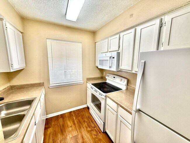Building Photo - 8811 Schick Rd