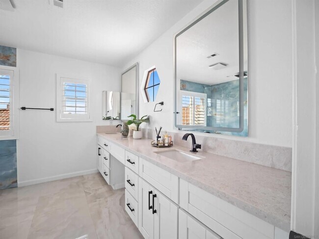 Building Photo - 11748 Via Chona