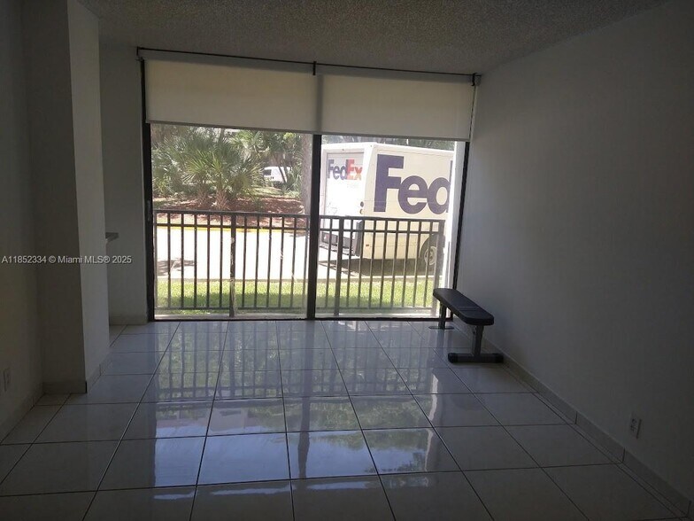 Building Photo - 17021 N Bay Rd