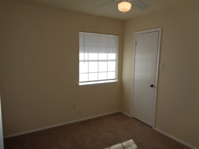 Building Photo - 15426 Swan Creek Dr