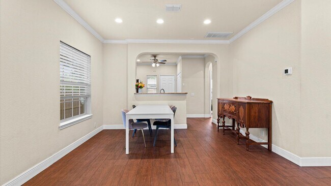 Building Photo - Beautifully Updated Smart Home Near Downtown San Antonio