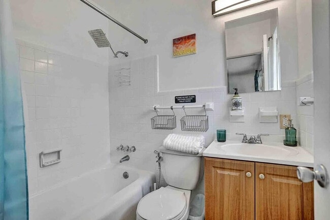 Building Photo - 326 Walnut St