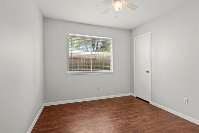 Building Photo - 26315 Richards Rd