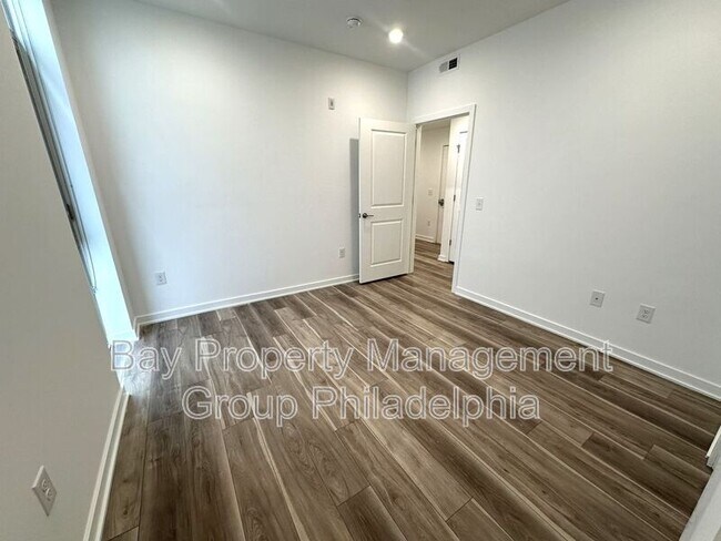 Building Photo - 2702 Frankford Ave