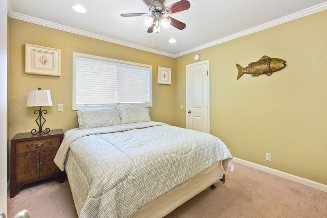 Building Photo - 111 Edgewater Pl