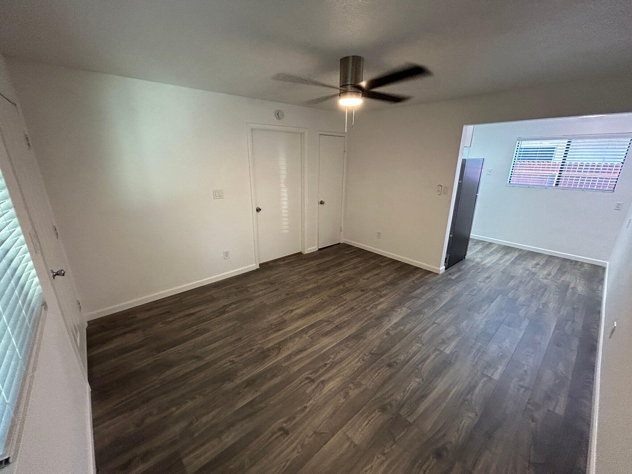 Building Photo - 2122 S Granada Dr