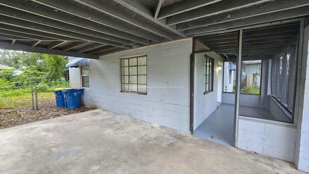 Building Photo - 1341 Hollyhock Cir E