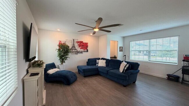 Building Photo - 11200 Listening Dr