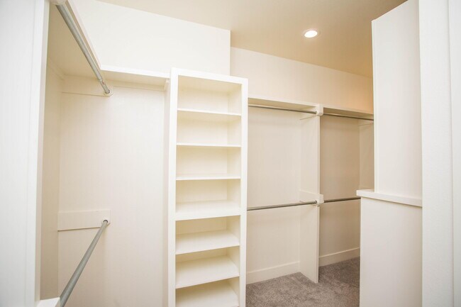 Building Photo - 12010 Troy Ave