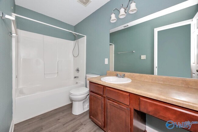 Building Photo - 3571 Avalon Lake Dr SW
