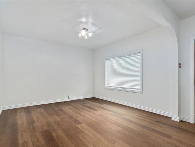 Building Photo - 815 S 700 E