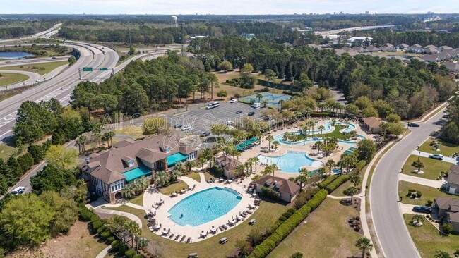 Building Photo - 264 Viareggio Road