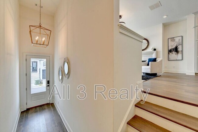 Building Photo - 3667 Peachtree Rd NE