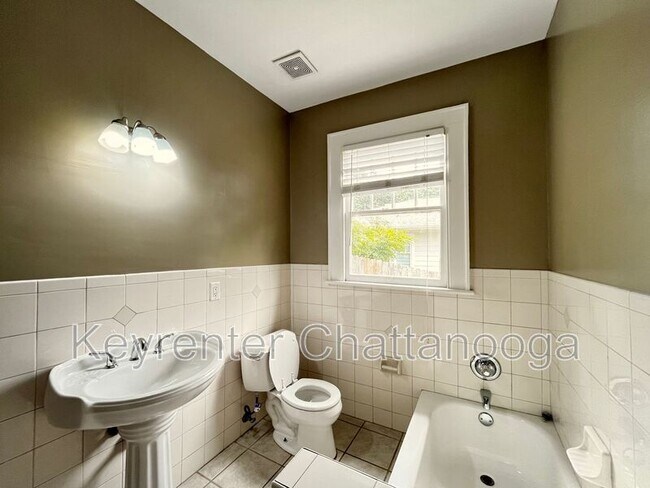 Building Photo - 1347 Hixson Pike