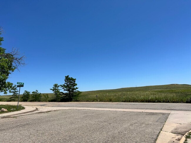 Building Photo - Spacious 4-Bedroom House Near Open Space in Heatherwood, Boulder