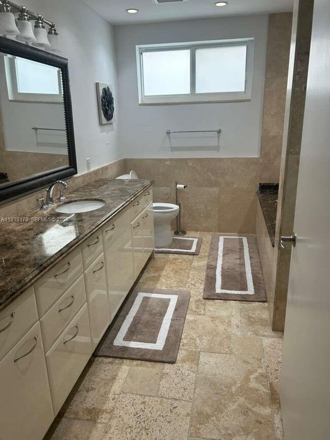 Building Photo - 1108 Washington St