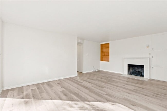 Building Photo - 5121 Earls Ct