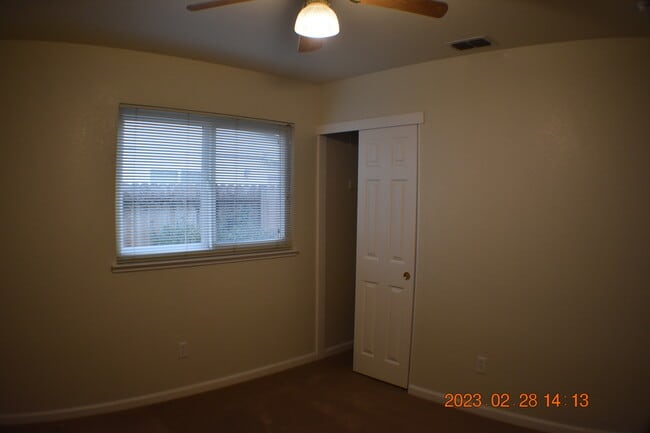 Building Photo - 104 Southwood Ct