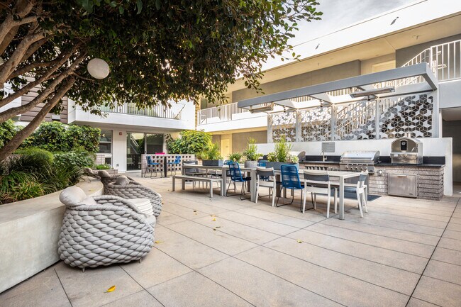Building Photo - Domain Weho, 7141 Santa Monica Blvd