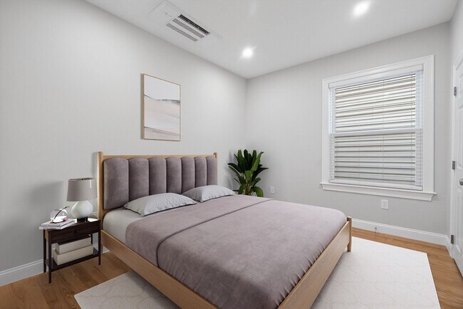 Building Photo - 650 Dorchester Ave