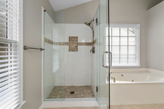 Building Photo - Spacious 4-Bedroom Two-Story Home in Dunwo...