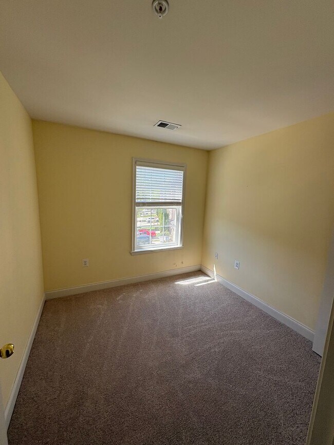 Building Photo - Gorgeous End of Group Owings Mils 3bd/2.5ba w/ A/C, W/D, and Modern Amenities! Available now!