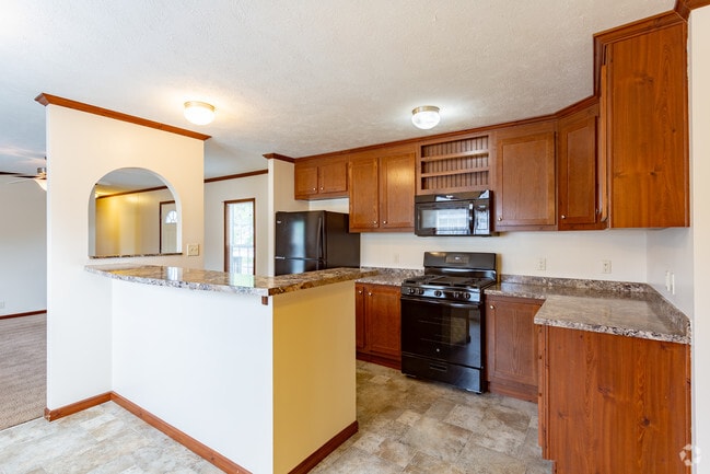 3BR, 2BA - 1216 SF - Willowbrook Place