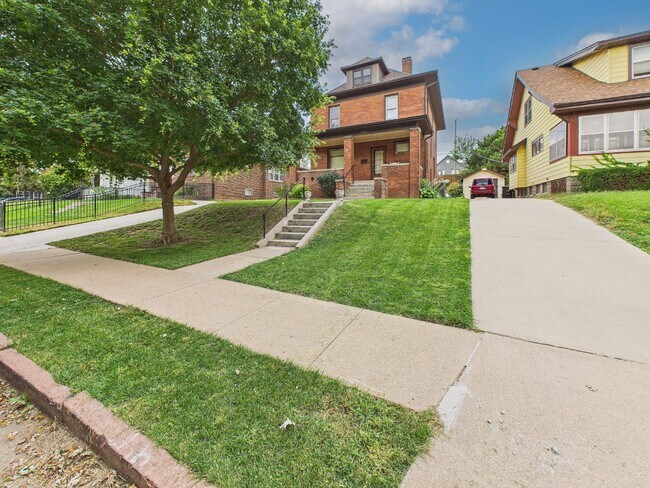 Building Photo - 1522 Park Wild Ave