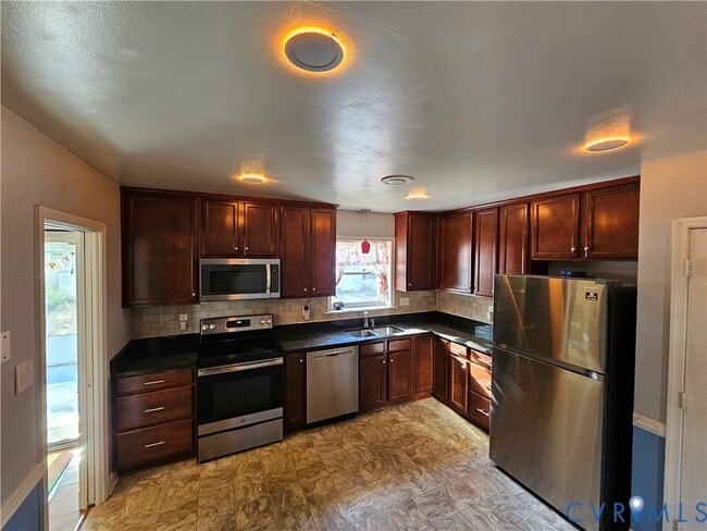 Building Photo - 5320 Lingle Ln