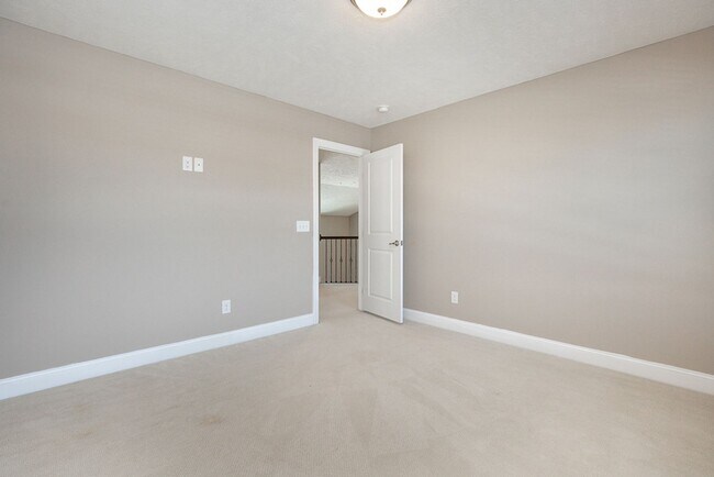 Building Photo - 2457 Woodhawk Ln