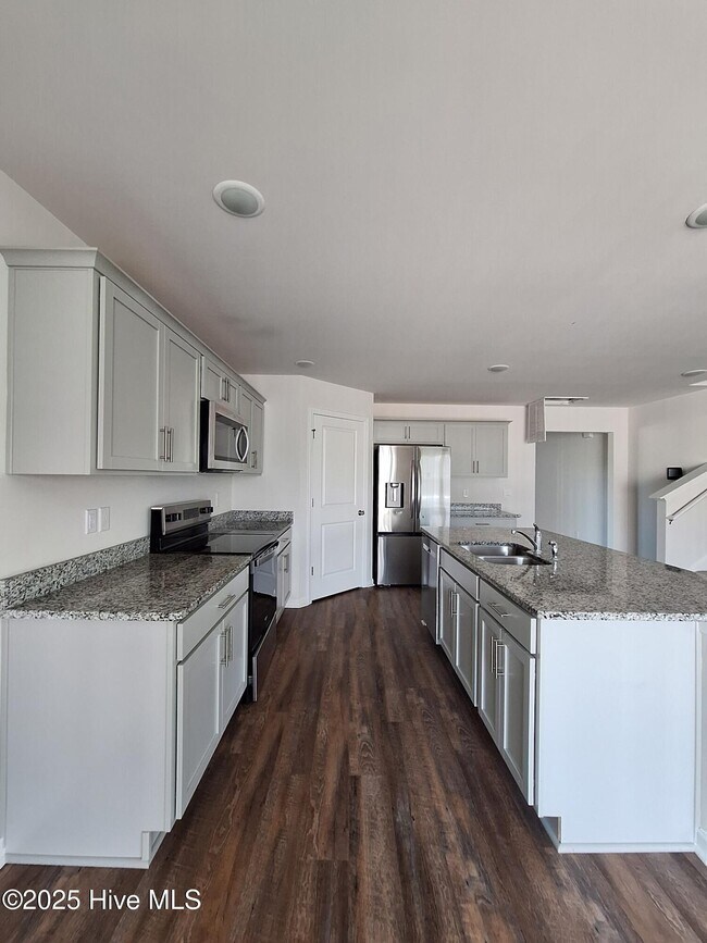 Building Photo - 1213 Fowler Dr