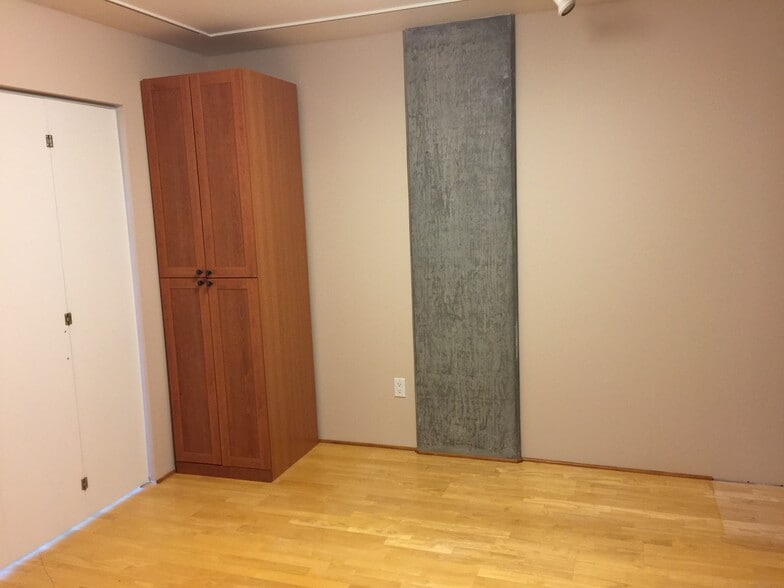 Bedroom - 411 NW Flanders St