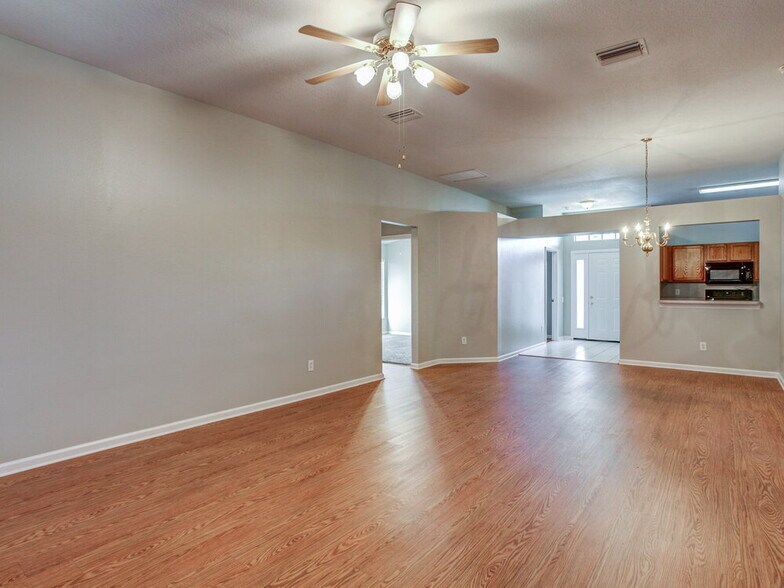 Building Photo - 12408 Tree Pointe Ct