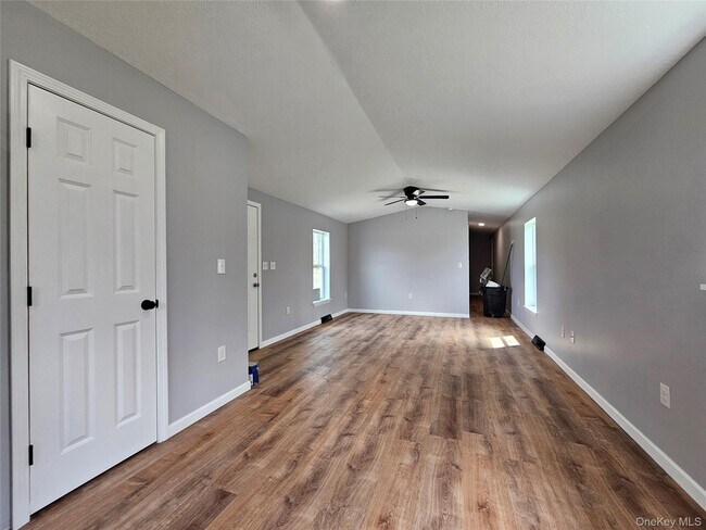 Building Photo - 334 Fair Oaks Rd