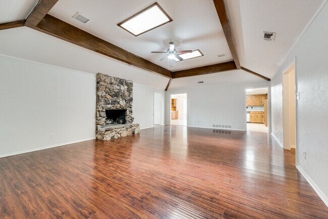 Building Photo - 923 S Greenstone Ln