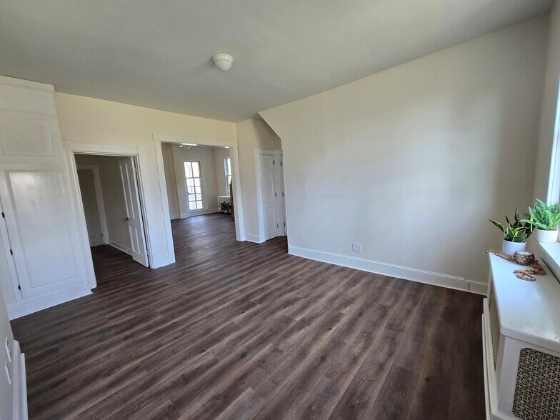 Building Photo - 100 Melvin Ave