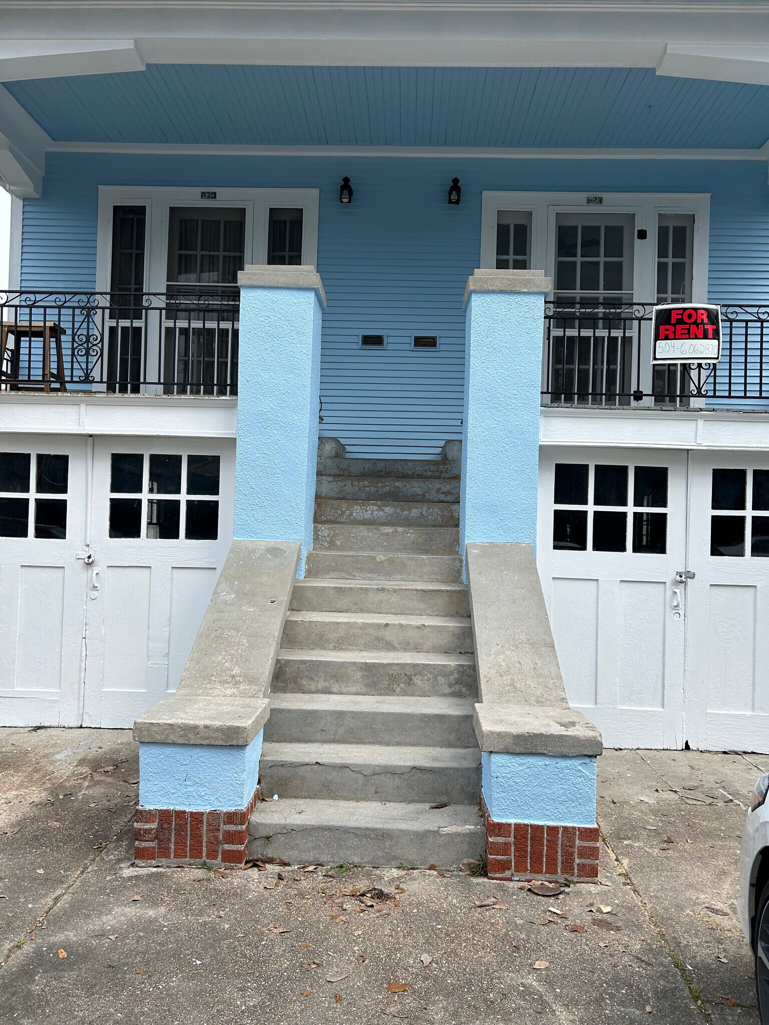 Building Photo - 821 Leontine St