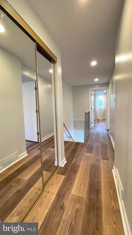 Building Photo - 324 Avon St