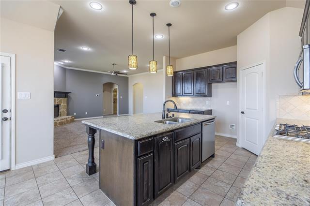 Building Photo - 637 Peach Ln