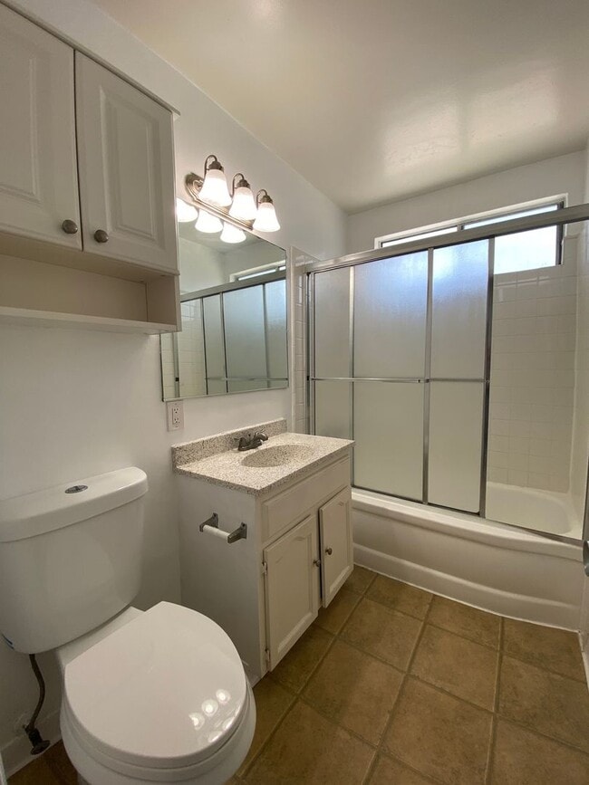 Interior Photo - 315 Obispo Ave