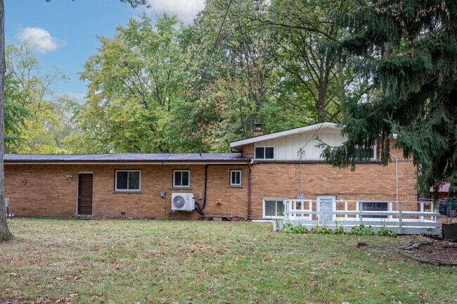 Building Photo - 46254 Custer Ave