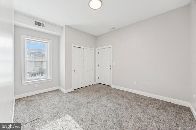 Building Photo - 4602 Longshore Ave