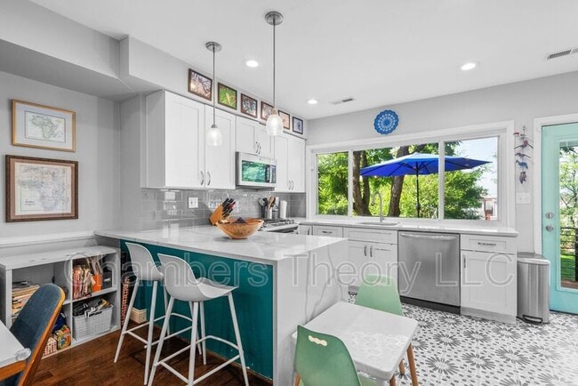 Building Photo - 1275 Oates St NE