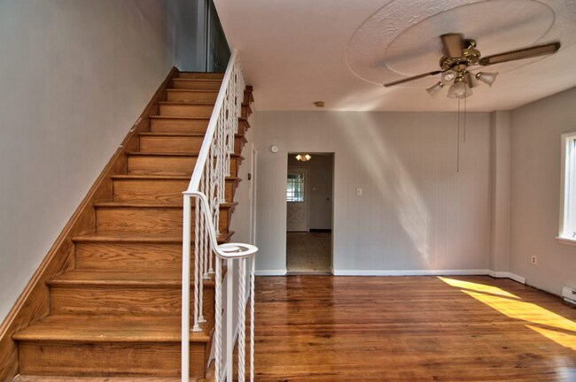 Building Photo - 359 Hanover St