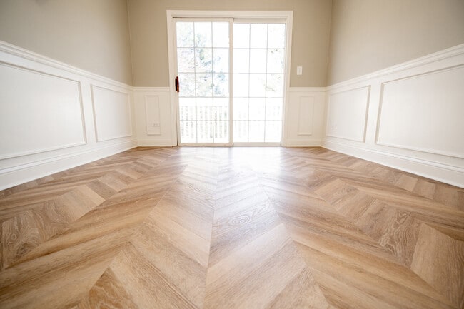 Building Photo - 2835 Rutland Cir