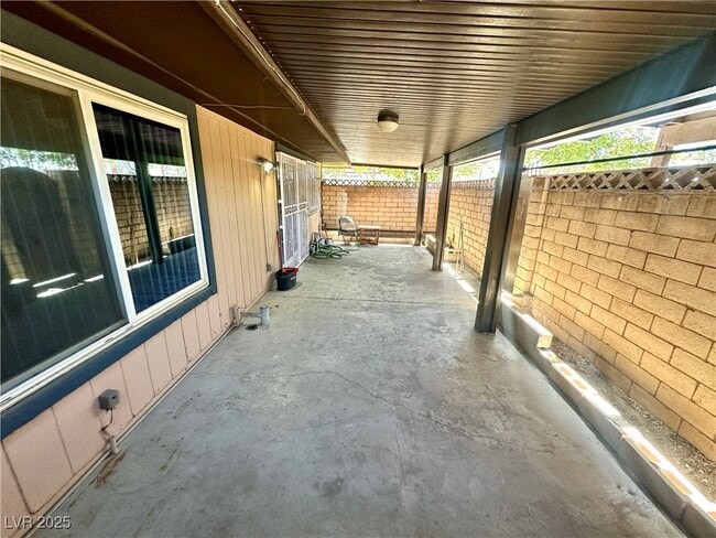 Building Photo - 6114 Meadowgrass Ln