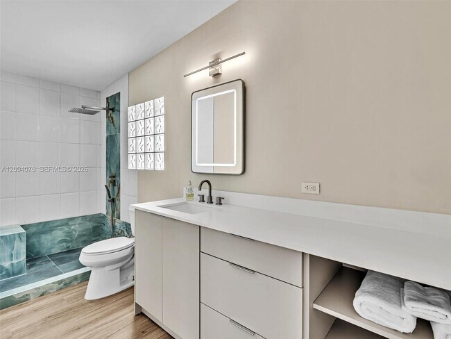 Building Photo - 12904 Banyan Rd