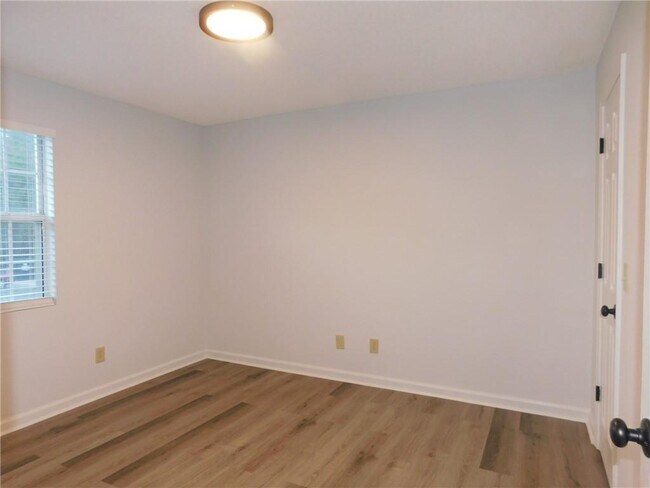 Building Photo - 107 Rock Garden Pl