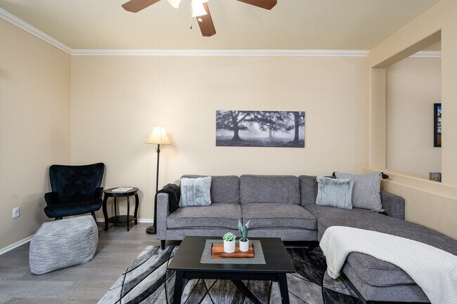 Building Photo - 5335 E Shea Blvd